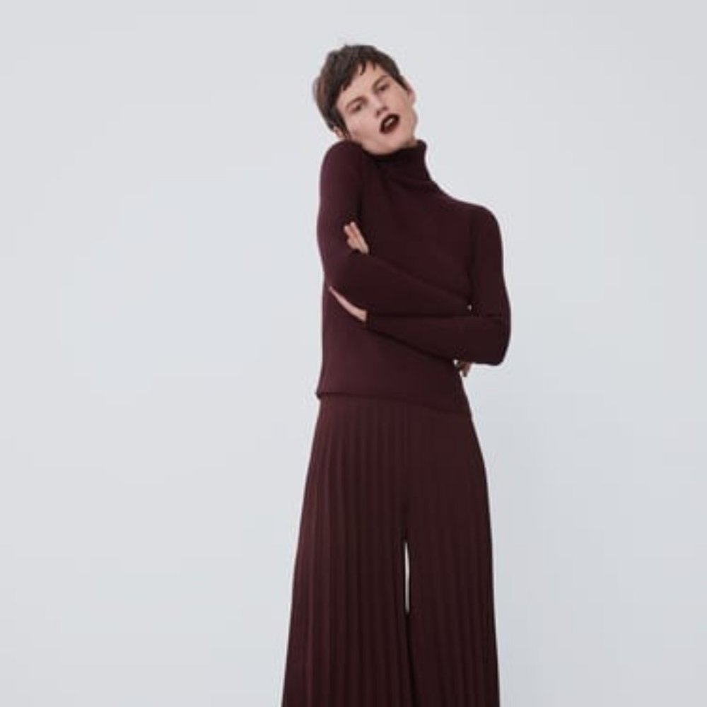 Zara maroon turtleneck ribbed sweater
